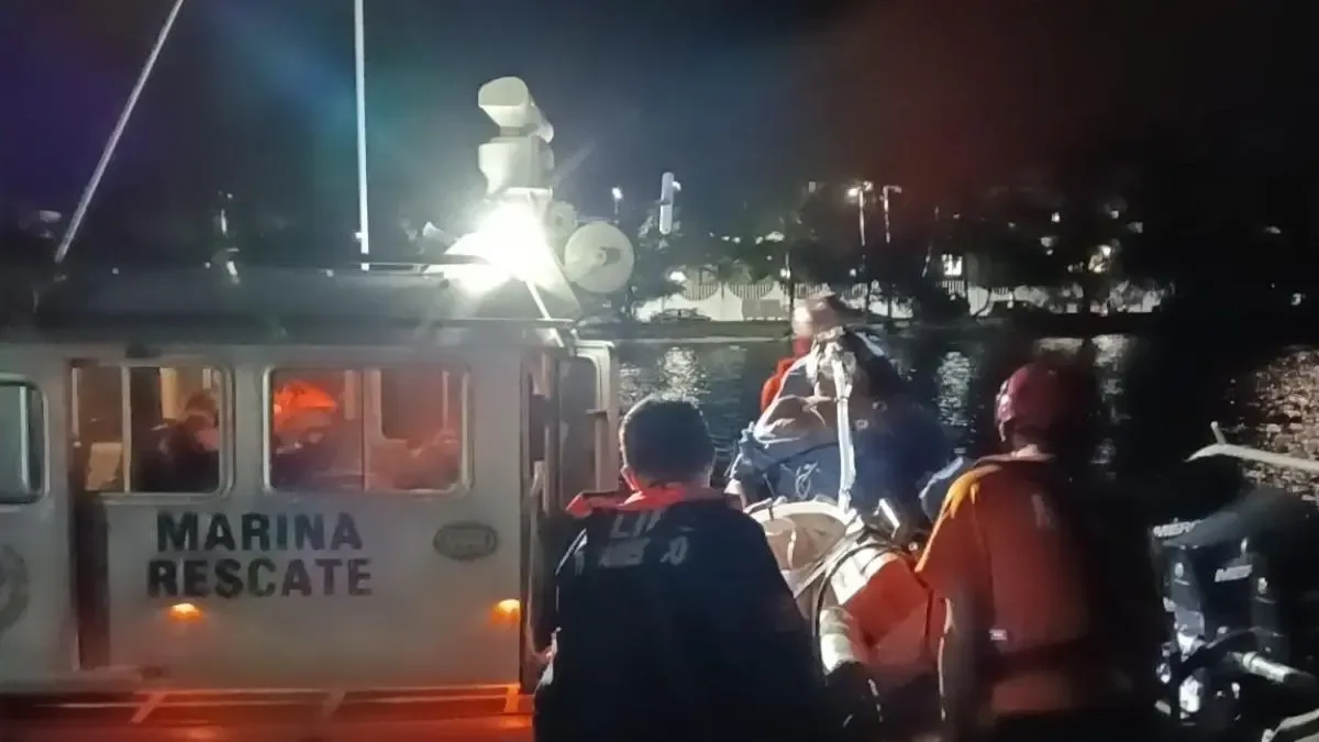"Traslado marítimo de paciente en emergencia médica por la Semar en Quintana Roo."