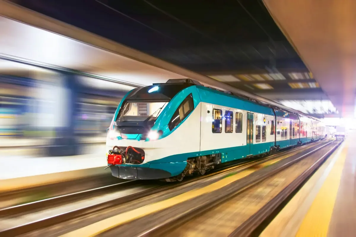 La nueva infraestructura ferroviaria busca mejorar la movilidad en San Luis Potosí y conectar con regiones cercanas.