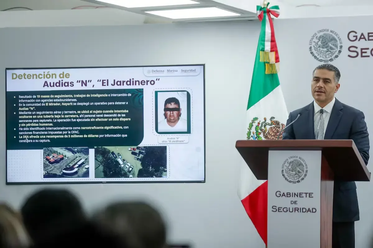 Un tribunal de Toluca revoca la vinculación a proceso de El Jardinero, miembro del CJNG, por irregularidades en la audiencia.