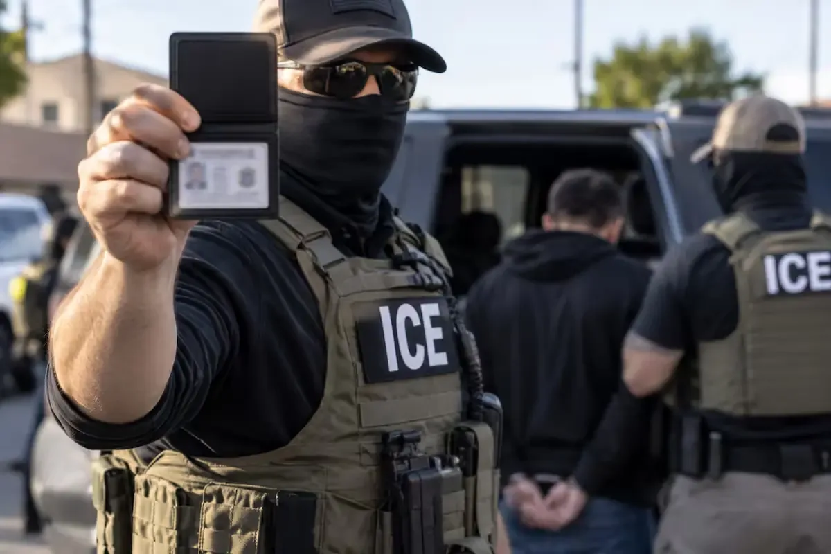 La decisión judicial afecta la regulación del ICE en el estado californiano y genera controversia.