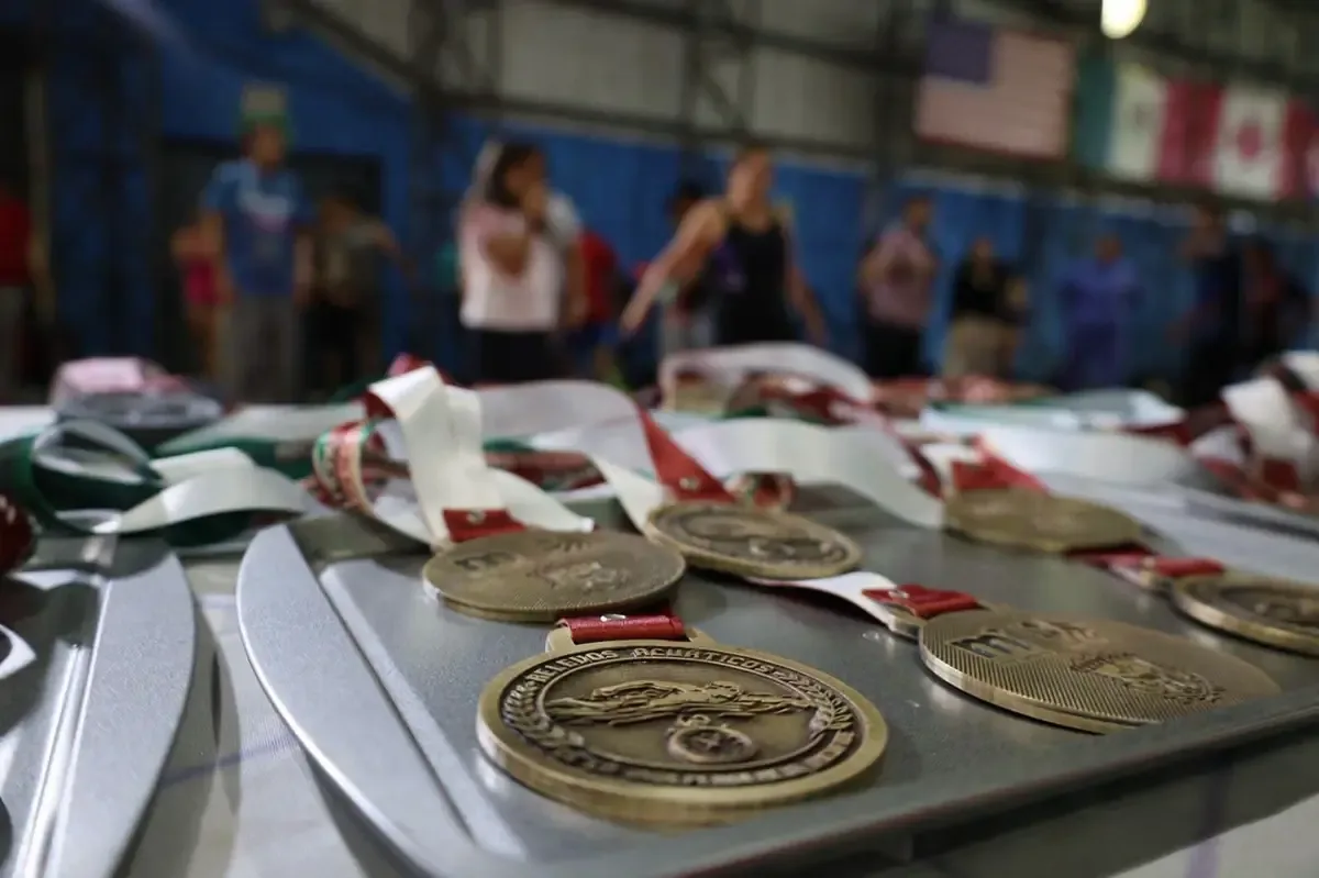El Torneo de Relevos de la Independencia reunió a 60 equipos, promoviendo el espíritu deportivo en Morelia.