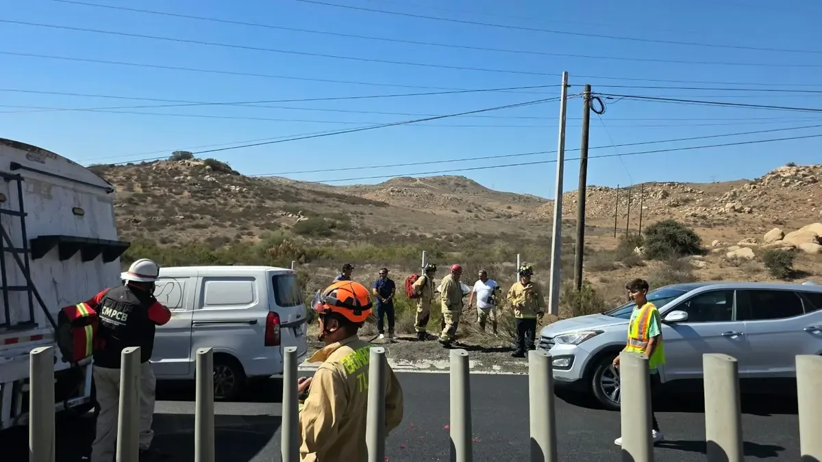 El accidente en la carretera Tijuana-Tecate generó la atención de servicios de emergencia.