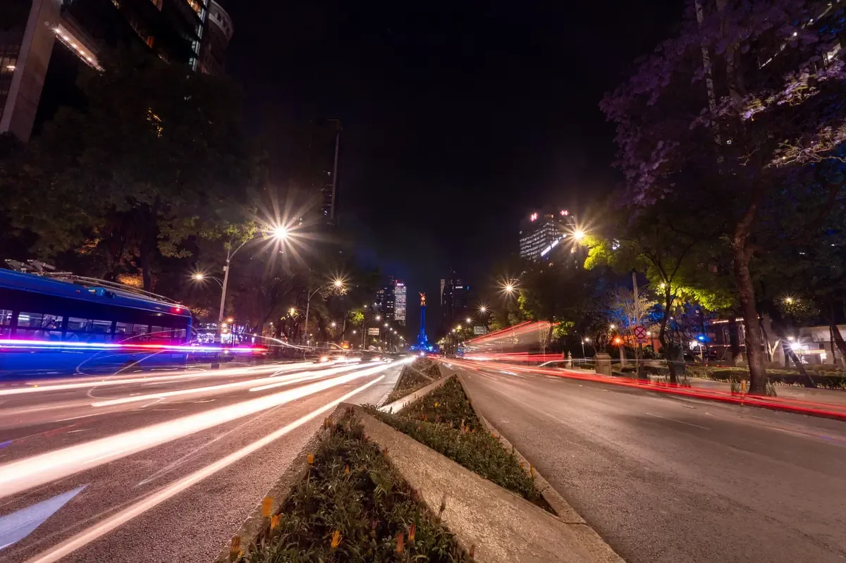 Durante el periodo vacacional, se aprecia un respiro en las avenidas internas, pero las autopistas enfrentan graves congestionamientos.