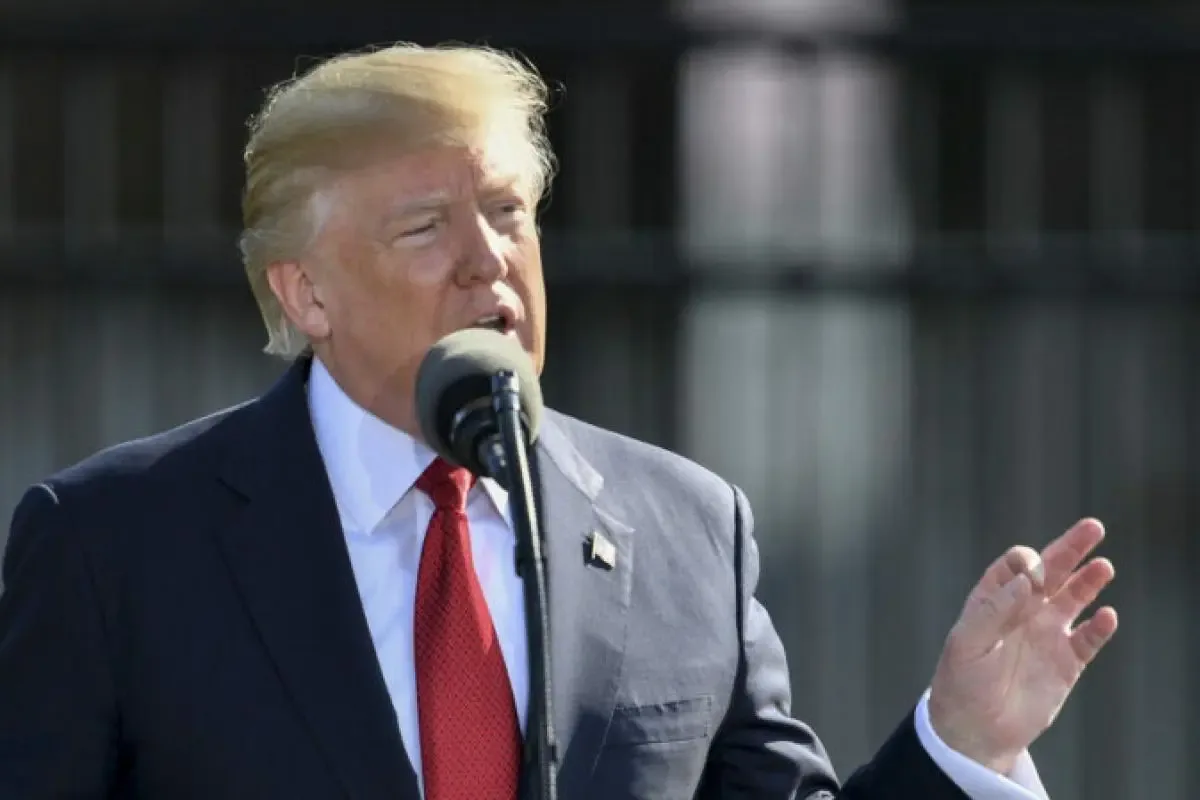 Trump advierte sobre posibles acciones militares contra Irán.