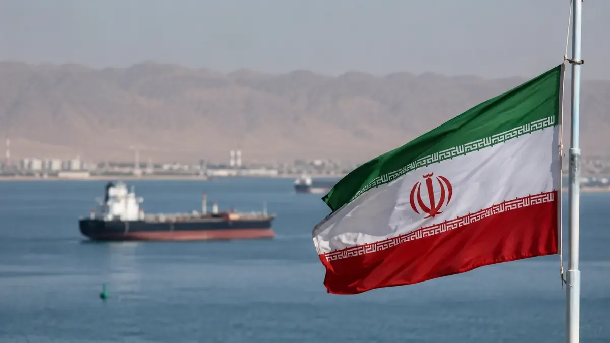 Pese a las tensiones con Irán, el presidente Trump reafirma la libre navegación en la estratégica vía marítima.