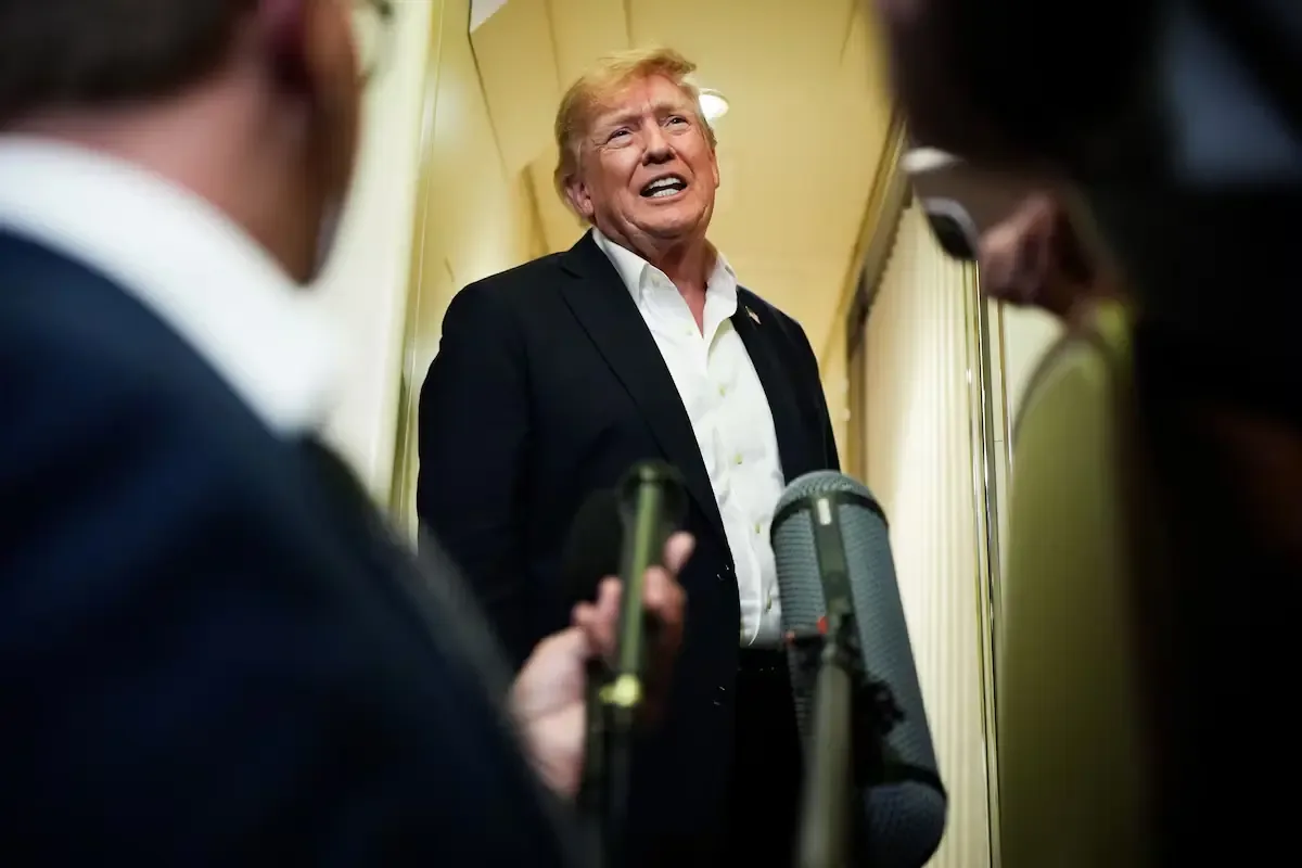 El presidente de EEUU afirma tener la autoridad para regular la IA en su país.