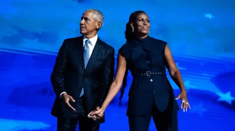 Trump enfrenta críticas tras compartir un video racista de los Obama.