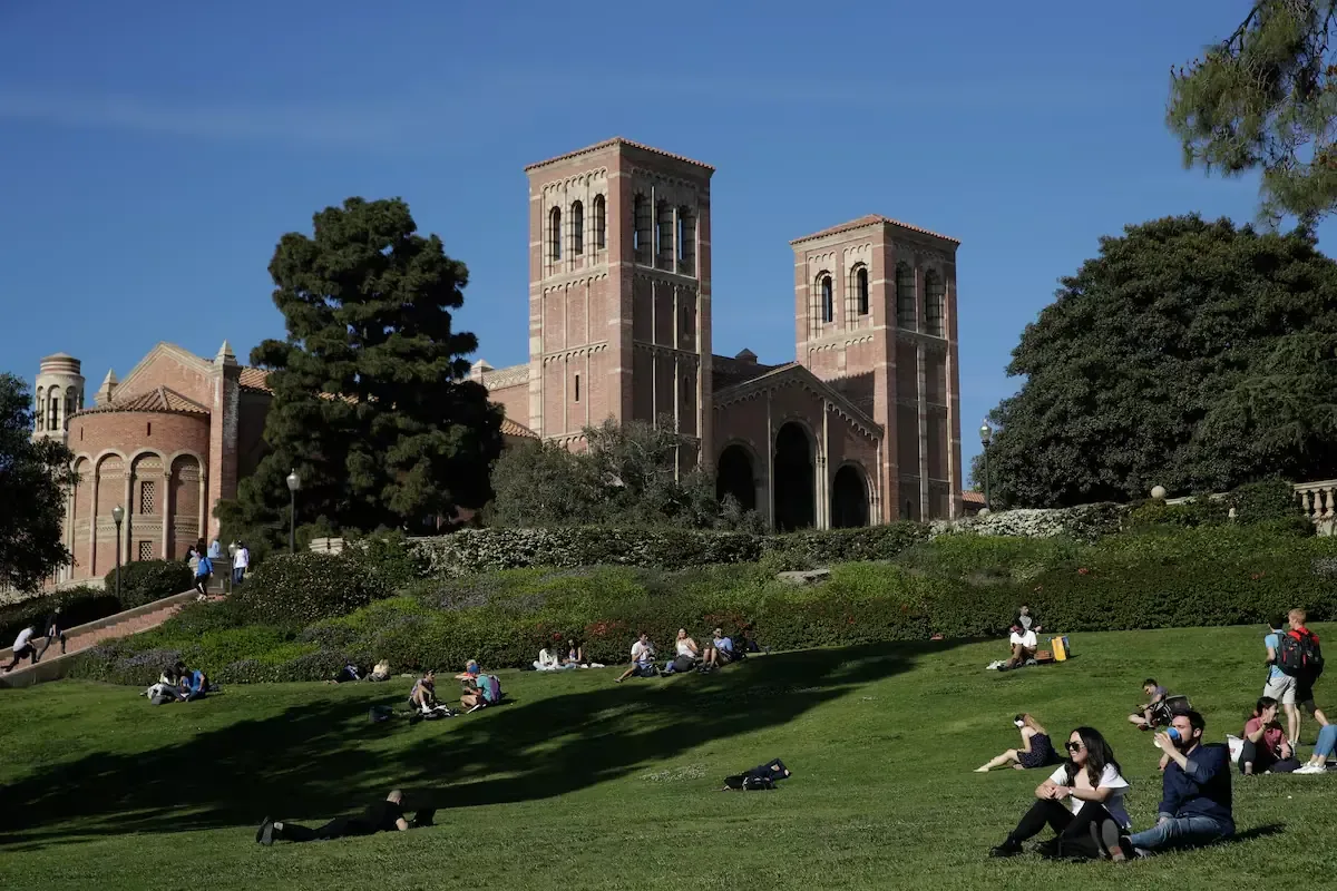 La Administración Trump busca eliminar tarifas reducidas para indocumentados en universidades estatales.