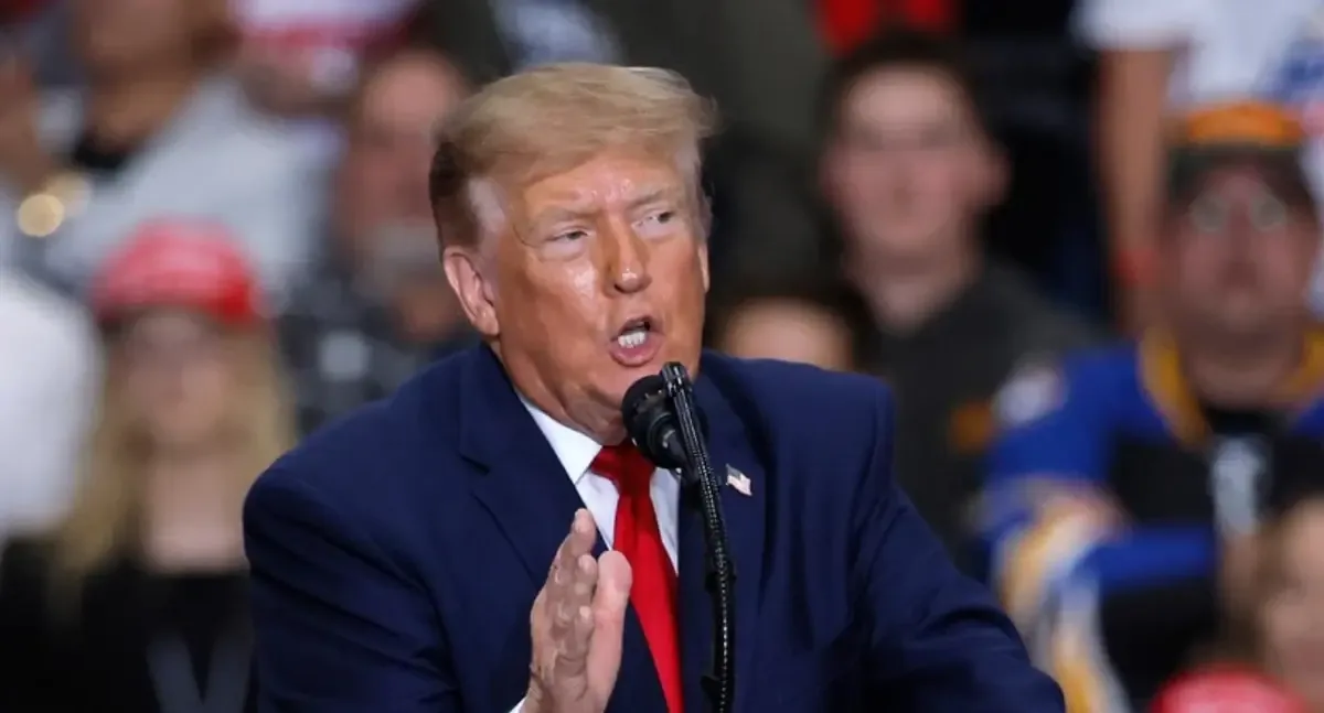 La visita de Trump busca consolidar el apoyo hacia Hyde-Smith en una elección reñida.
