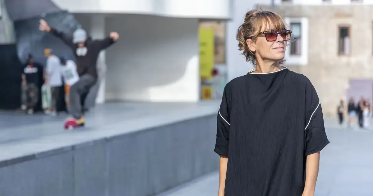 La diseñadora española reflexiona sobre la evolución de su carrera y la relación entre moda y otras artes.