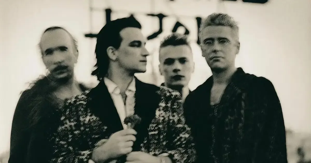 U2 conmemora medio siglo en la música y expertos seleccionan su disco más emblemático.