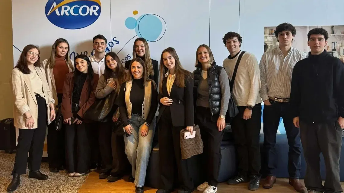 La Universidad adaptará su formación para enfrentar los retos de la Inteligencia Artificial.