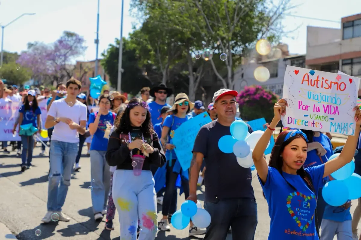 La Universidad Autónoma de Querétaro promueve la inclusión y desarrollo de personas en el espectro autista a través de un nuevo programa.