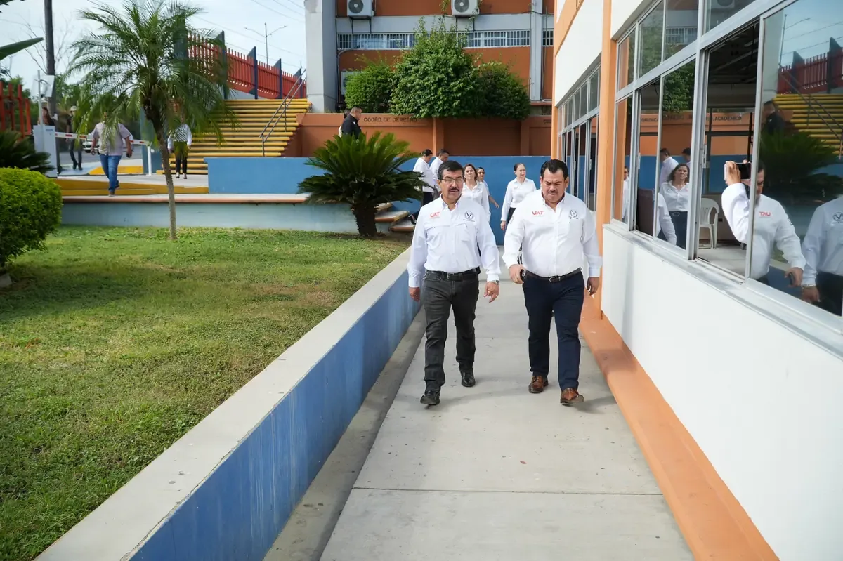 La remodelación incluye mejoras en la biblioteca y áreas de esparcimiento.