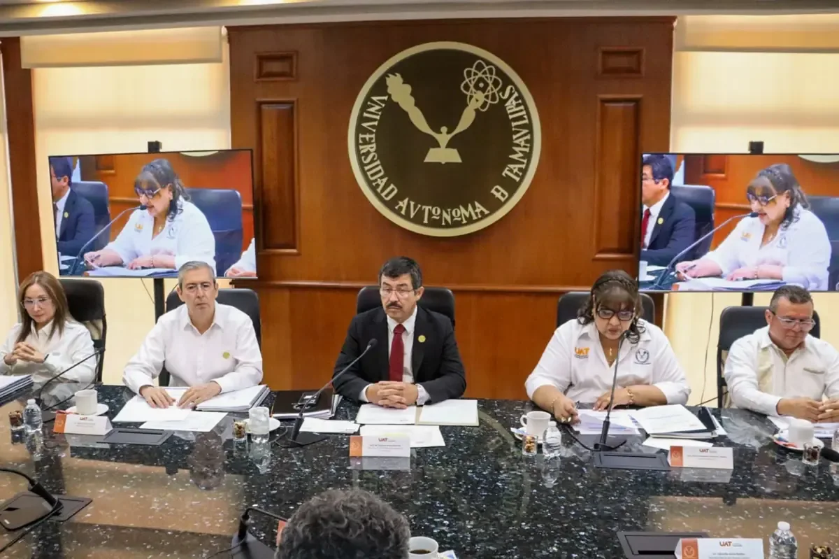 El informe resalta el aumento de matrícula y alianzas para prácticas profesionales.