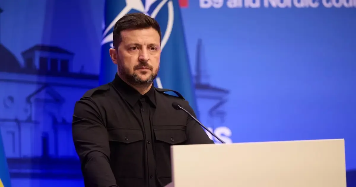 Ucrania enfrenta intensos ataques rusos mientras se buscan negociaciones con Estados Unidos como mediador.