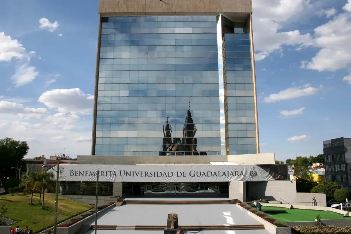 La decisión busca determinar la viabilidad de un nuevo estadio sin coste para la UdeG.