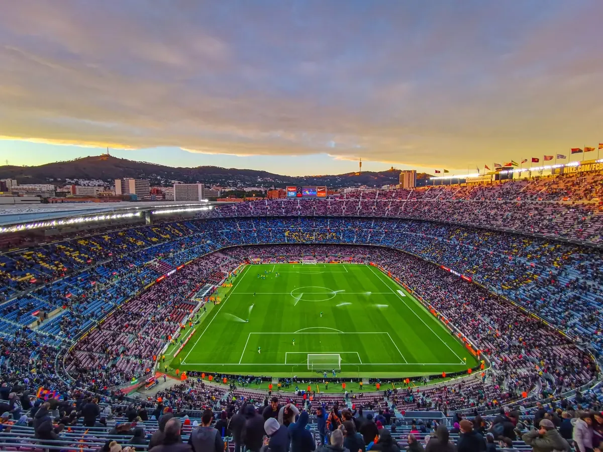 La UEFA presenta un innovador formato que elimina la fase de grupos y establece una tabla única con encuentros directos.