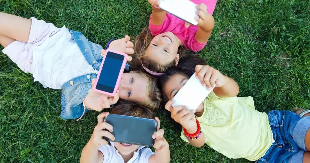 Expertos consideran urgente abordar el bienestar digital de la infancia ante el crecimiento del uso de tecnologías.