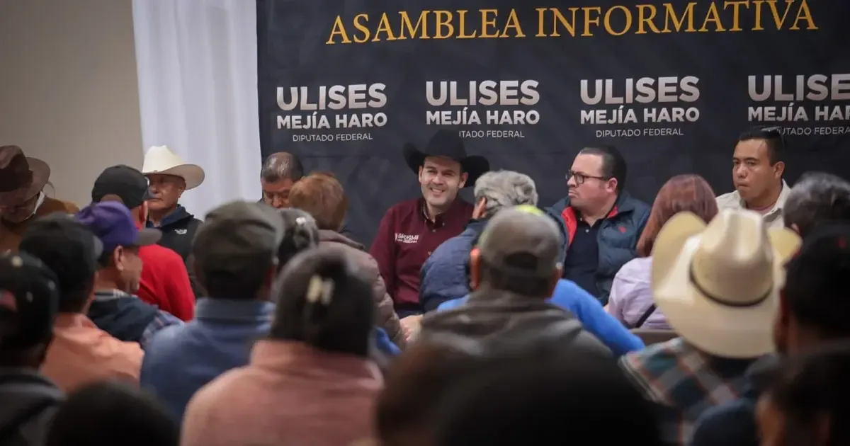 Ulises Mejía Haro durante la asamblea en Pinos, Zacatecas.