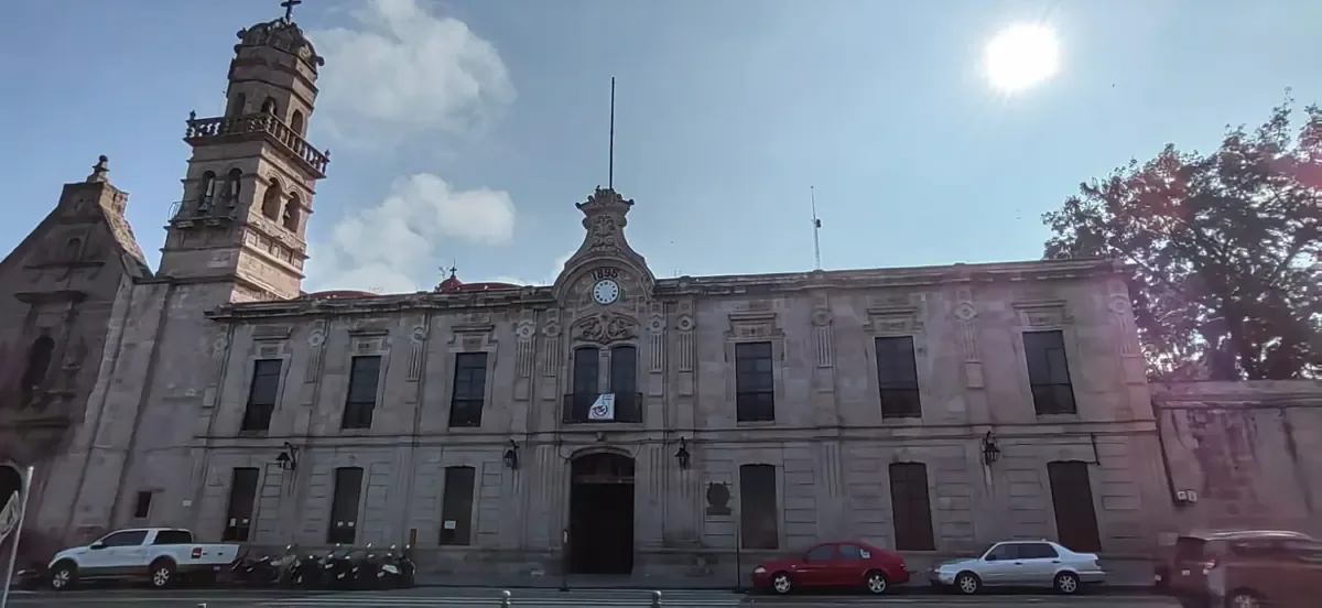La falta de actualización del plan de estudios coloca en riesgo la formación adecuada de los egresados en Michoacán.