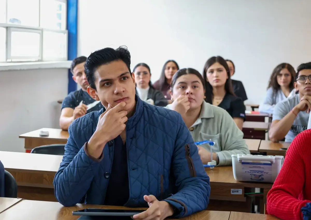 La universidad destaca por su crecimiento académico y la incorporación de nuevos docentes reconocidos.