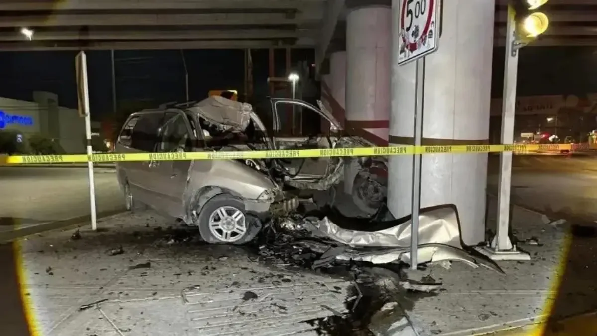 Un accidente automovilístico en el bulevar Valdez Sánchez dejó sin vida a dos personas en la madrugada del sábado.