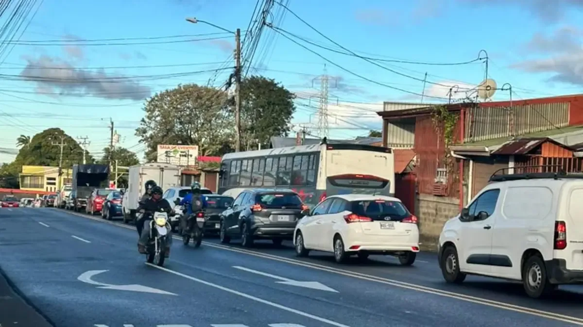 Un accidente de tránsito causa severo congestionamiento en la ruta hacia San Blas.