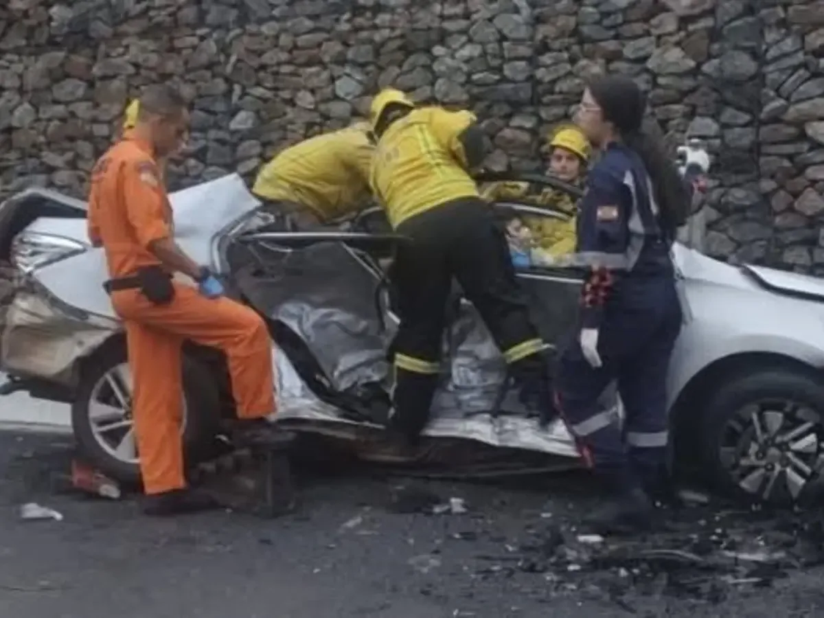 Un accidente en la BR 282 dejó a una familia correntina en una situación crítica durante sus vacaciones.
