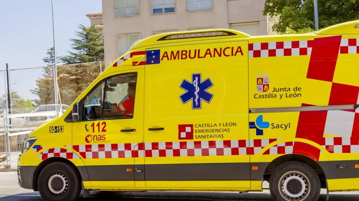 Un accidente en la carretera de El Burgo a Almazán deja a un hombre con heridas y requiere la intervención de emergencias.