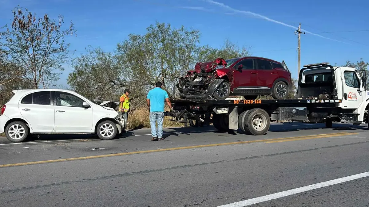 Un accidente en la carretera está bajo investigación tras ser attributedo a la neblina. Las víctimas fueron hospitalizadas con estado reservado.
