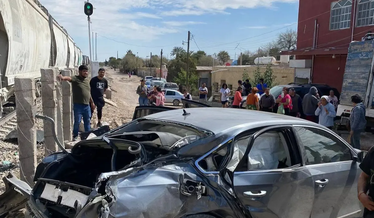 Un accidente en San Pedro Garza García resalta la importancia de la seguridad vial en cruces ferroviarios.