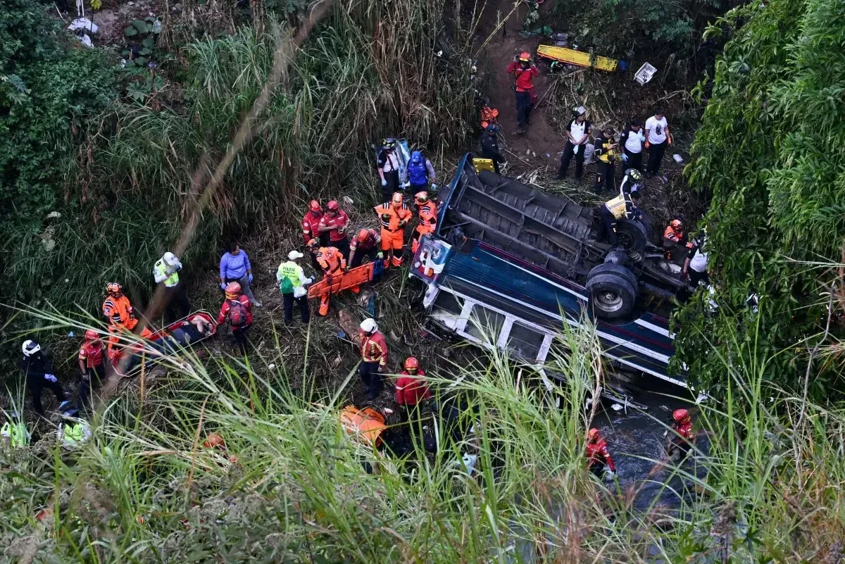Un accidente entre Mérida y Barinas dejó tres muertos y varios heridos, generando preocupación en la región.