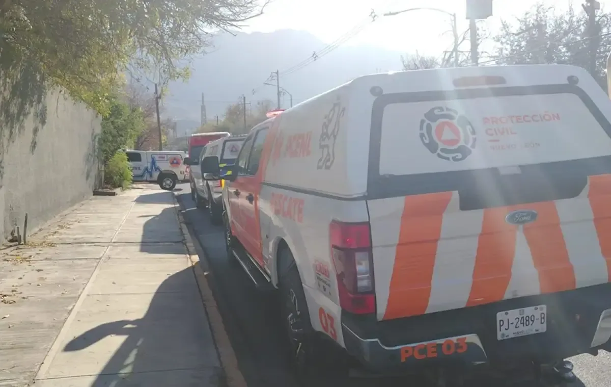 Un accidente laboral en una construcción dejó un muerto en San Pedro Garza García, generando movilización de cuerpos de emergencia.
