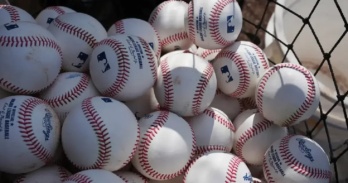 Un acuerdo estratégico garantiza la cobertura del béisbol en varias plataformas, fortaleciendo el interés en el deporte.