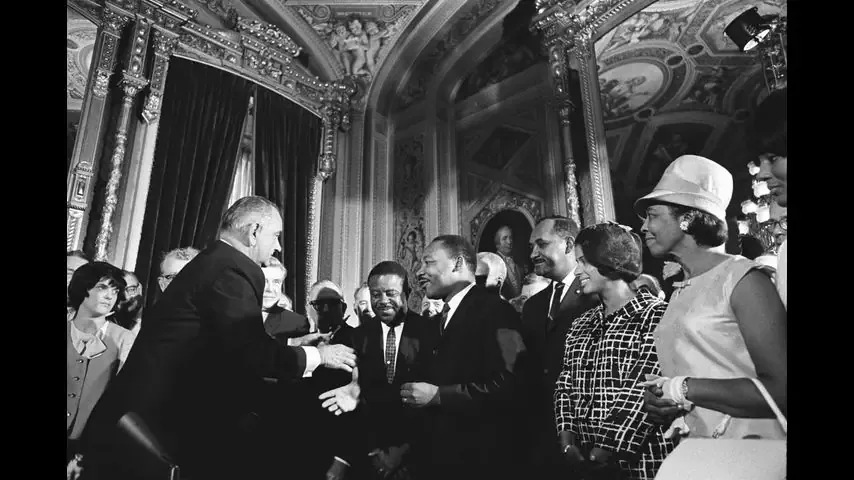 Un análisis de cómo la Ley de 1965 transformó el mapa electoral de Texas.