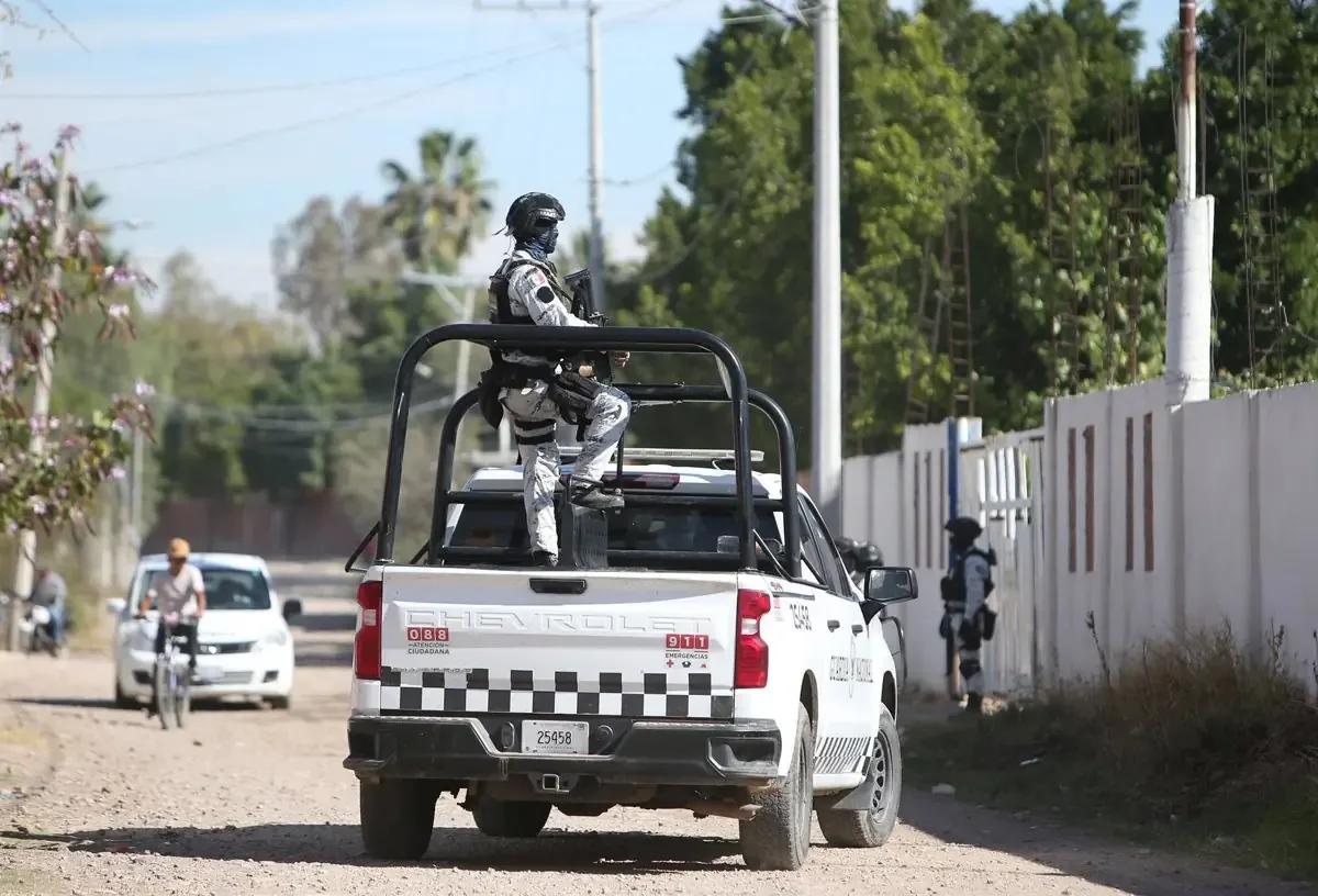 Un ataque armado en Guanajuato dejó al menos once muertos, intensificando la violencia en la región.