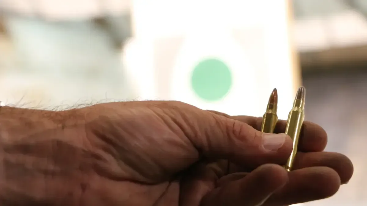 Un ataque con rifle en una preparatoria de Lázaro Cárdenas conmociona a la comunidad educativa.
