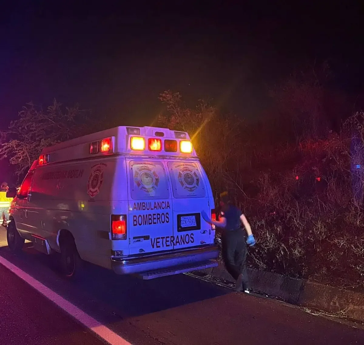 Un ataque en la autopista Mazatlán-Culiacán deja un muerto y un herido.