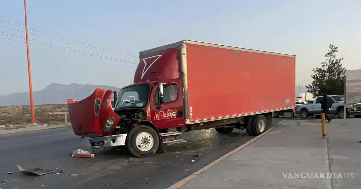 Un camión de carga involucrado en un accidente en Ramos Arizpe, Coahuila.