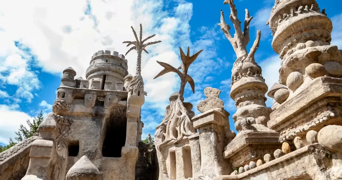 La dedicación de Joseph Ferdinand Cheval transformó un hallazgo en una obra arquitectónica única.