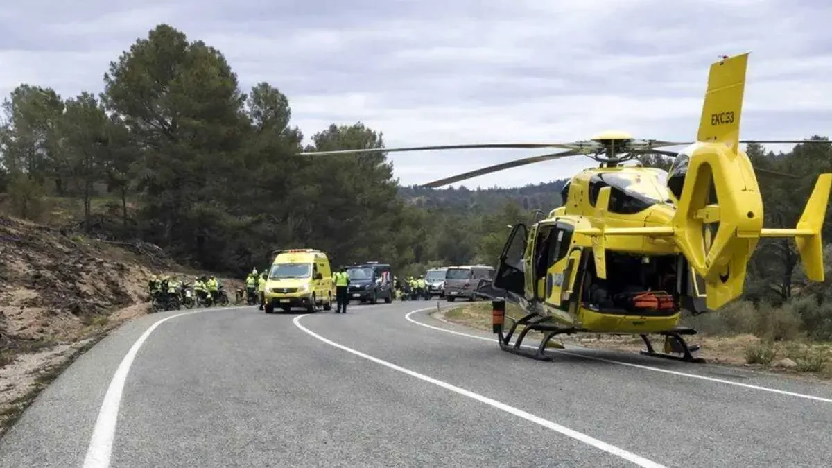 Un choque de tres motos en Elche de la Sierra resultó en la muerte de tres conductores este domingo.