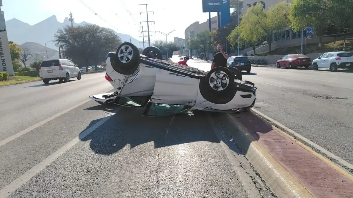 Un choque en la colonia Valle del Mirador movilizó a cuerpos de auxilio.