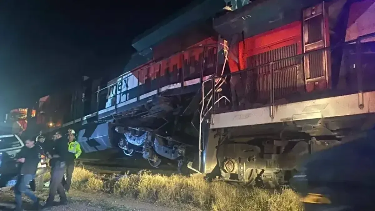 Un choque ferroviario afectó la circulación en la zona y dejó heridos, mientras se llevan a cabo labores de rescate.