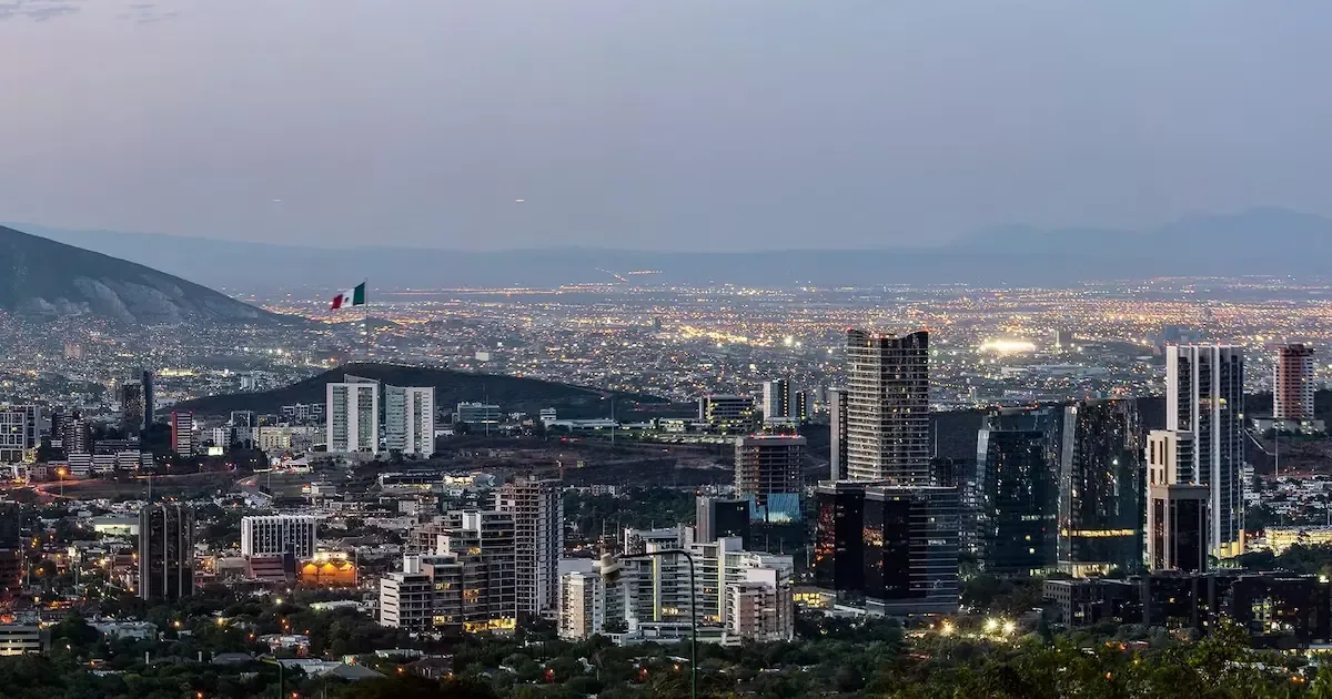 Un día soleado y cálido se espera en Monterrey con temperaturas agradables.
