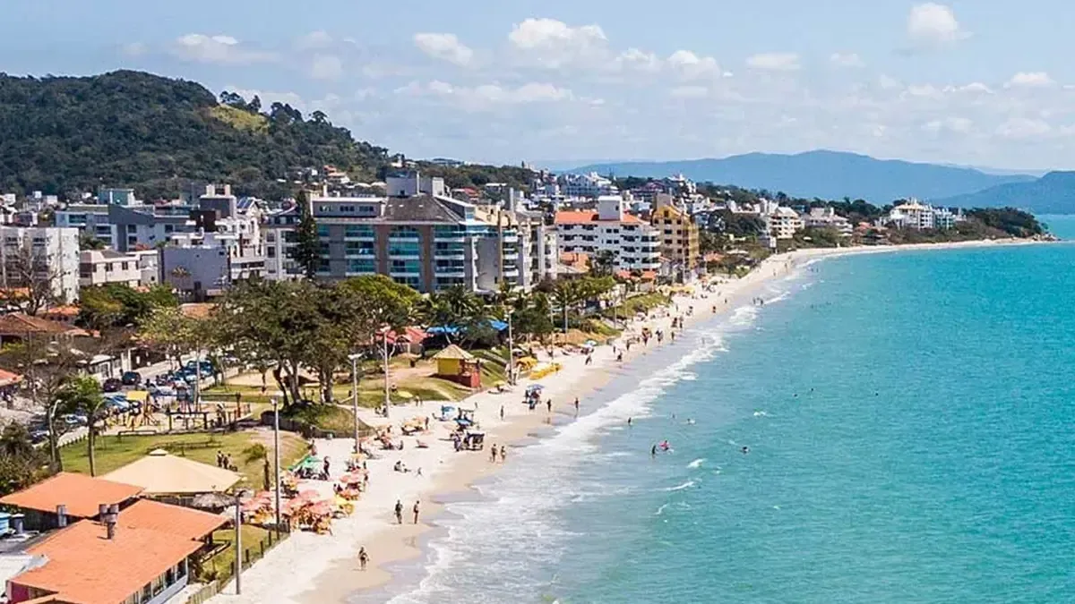 Un destino impresionante en Santa Catarina, accesible desde Florianópolis.