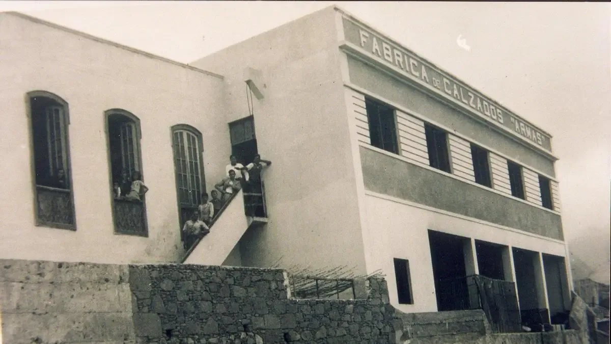 Un documental rescata la prominente industria del calzado en Agaete, vital para la historia económica local.