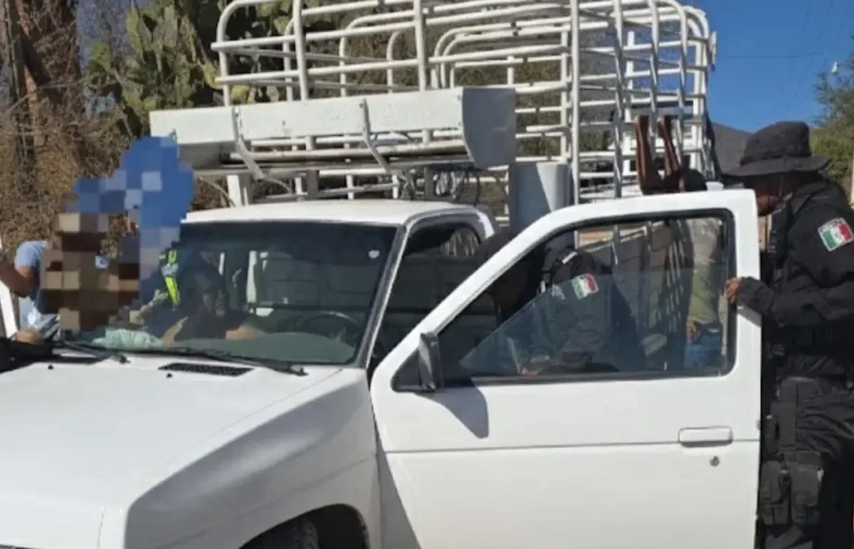 Un enfrentamiento armado entre grupos dejó un lesionado y dos personas arrestadas en Oaxaca.