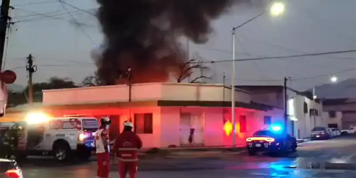 Un hombre de 68 años murió en un incendio que consume su vivienda en la colonia Estrella de Monterrey, generando preocupación en la comunidad.