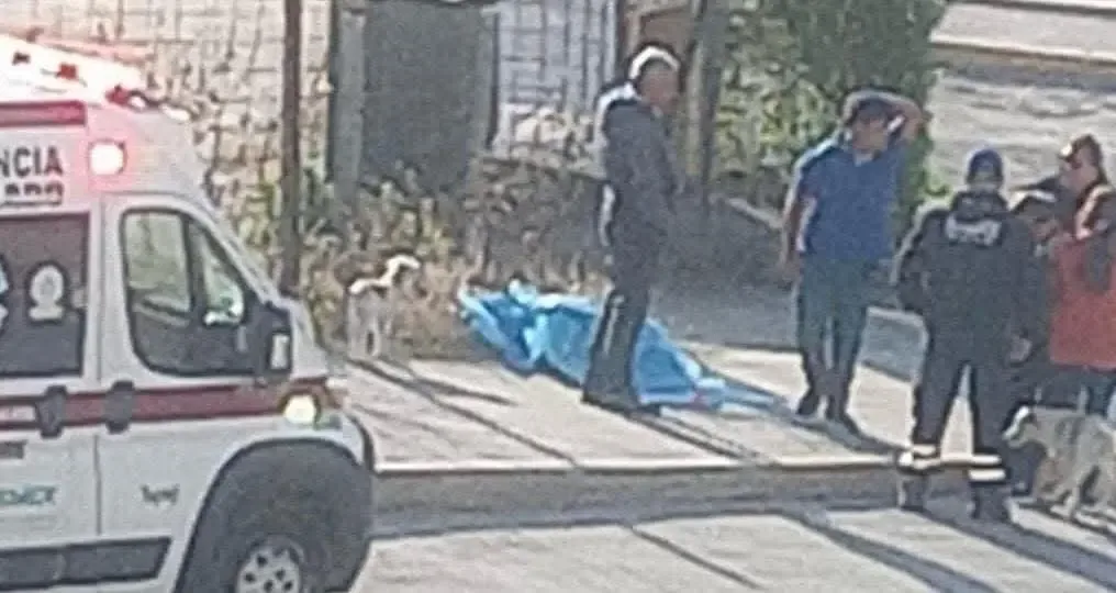Un hombre de la tercera edad fallece en la vía pública en Tepeji del Río.